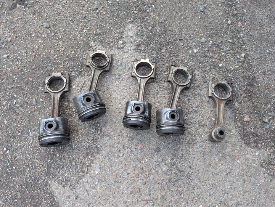 Продам шатуни Вольво 2.4 дизель