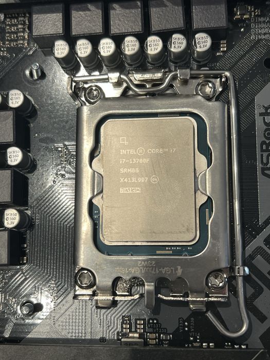 Procesor intel i7 13700f plus płyta główna h670m i ram 16gb 2x8 ddr4