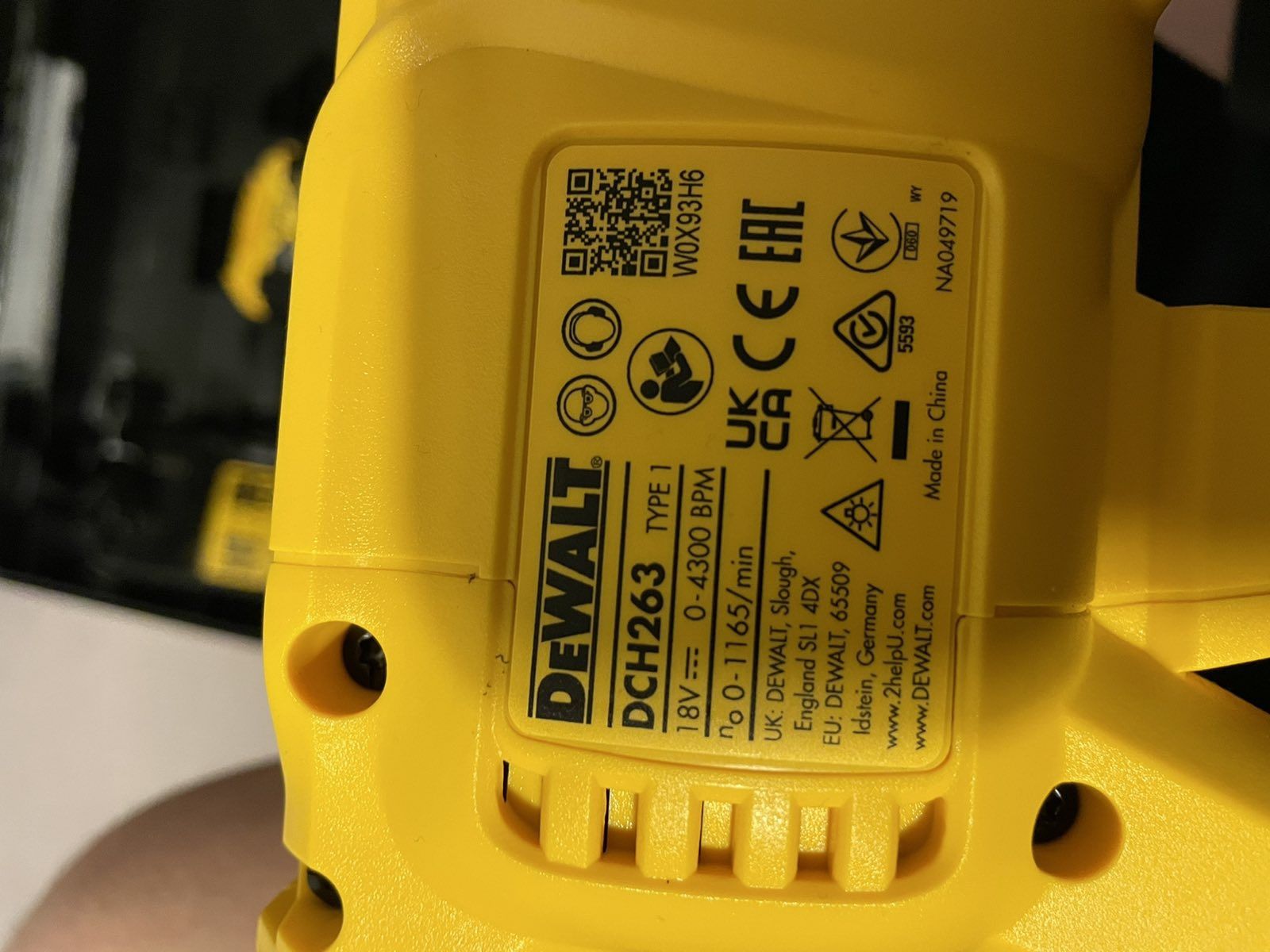 Продам акумуляторний перфоратор Dewalt dch263