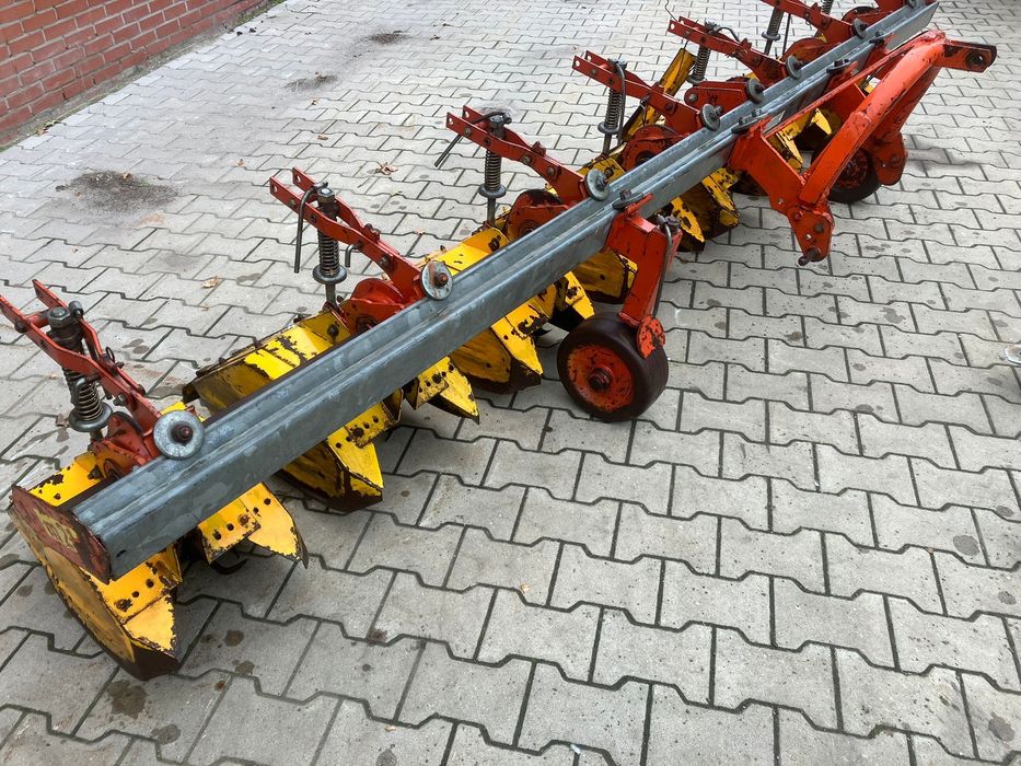 Glebogryzarka międzyrzędowa Breviglieri 7 sekcyjna