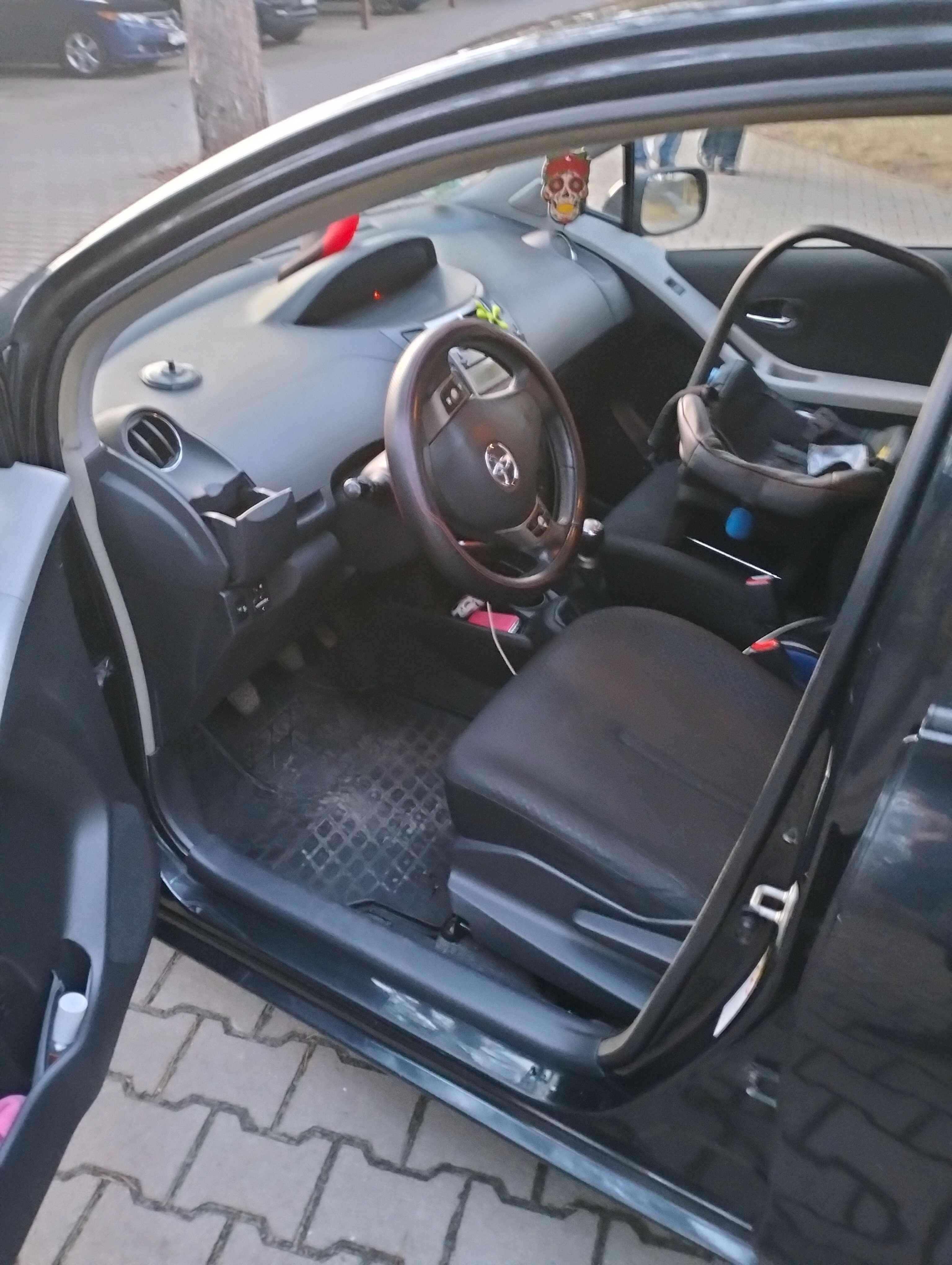 Продаж авто Toyota Yaris авто в хорошому стані