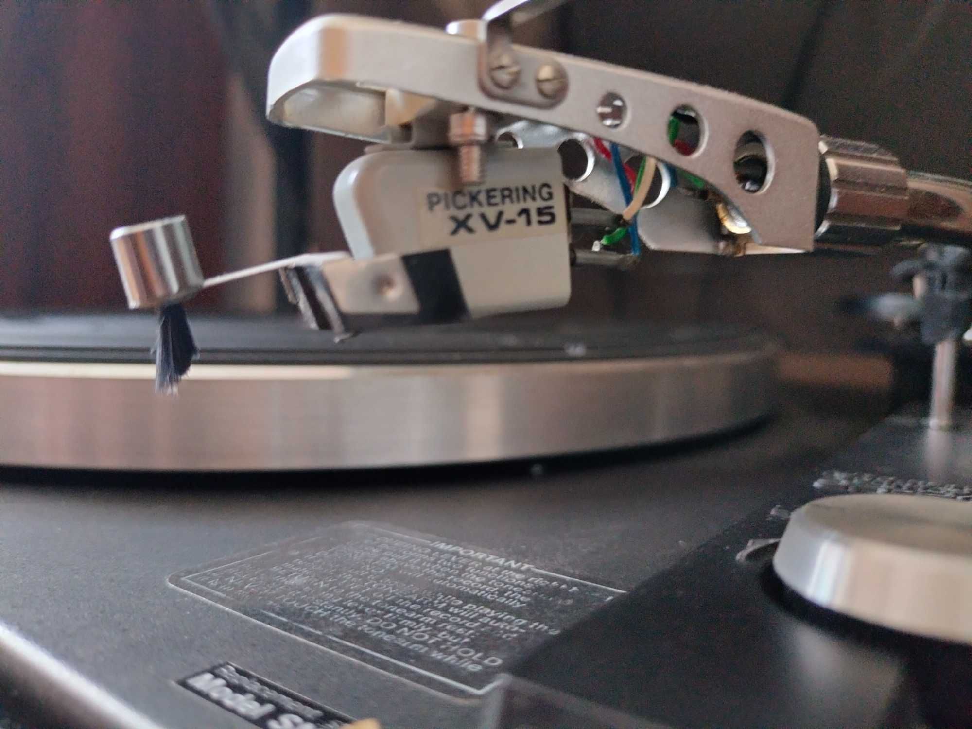 gramofon Sansui SR-212