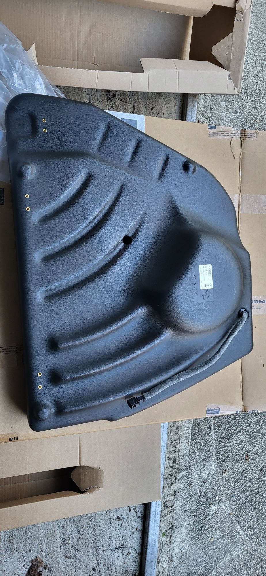 Subwoofer samochodowy golf 6