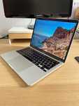 Laptop Apple MacBook Pro 13 2020 M1 16 GB 512 GB srebrny Etui GRATIS
