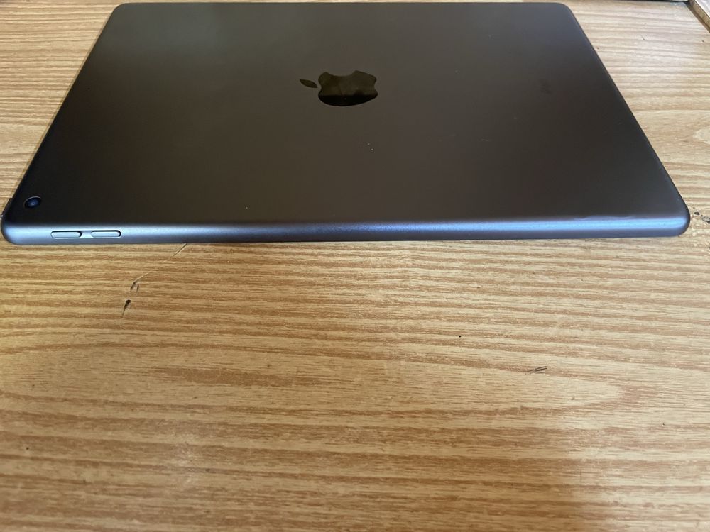 iPad 8 на 128gb.