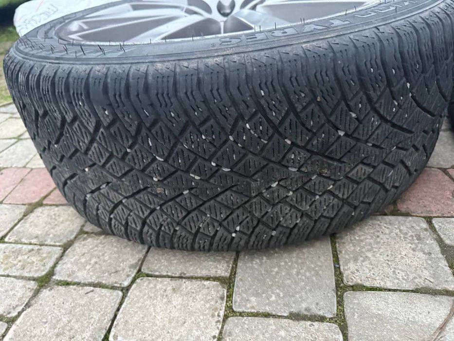 Продам диски з зимовою резиною Tesla Model S 5/120