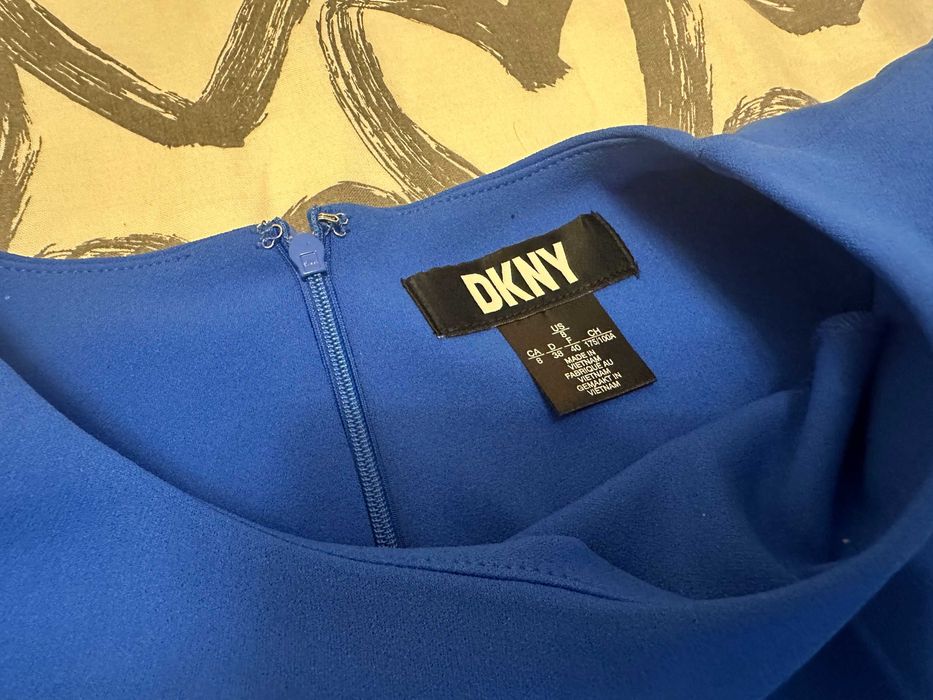 Зовсім нова сукня DKNY Royal Blue у стилі русалки – розмір S