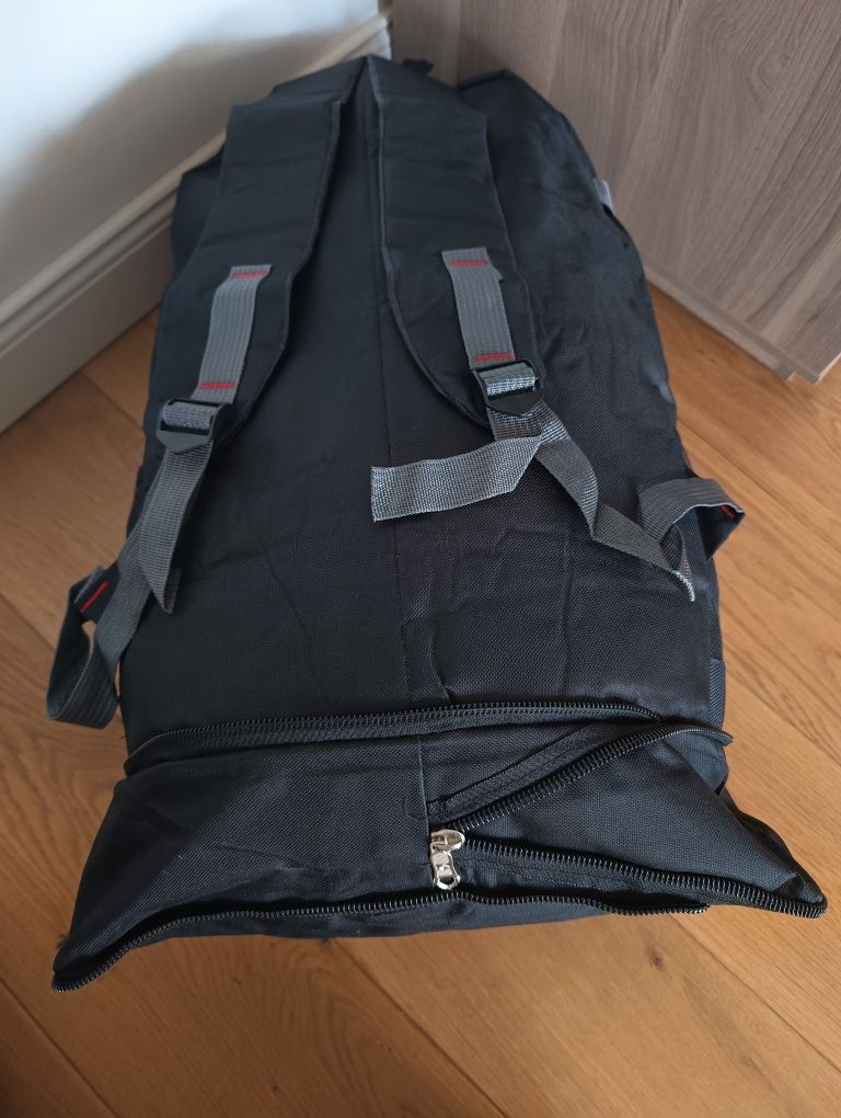 Duży plecak turystyczny, w góry, regulowany 70 L, trekkingowy, lekki