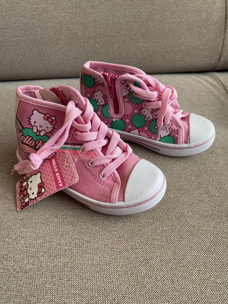 Nowe buciki trampki Hello Kitty R25