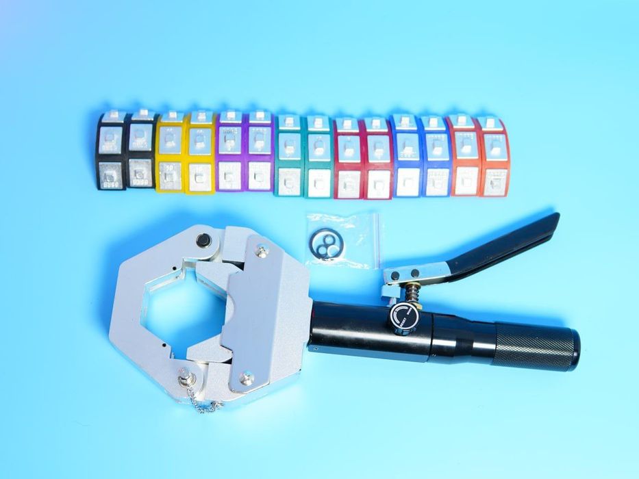 Опрессовщик шлангов высокого давления FS-7842 A/C. Кримпер для обжима