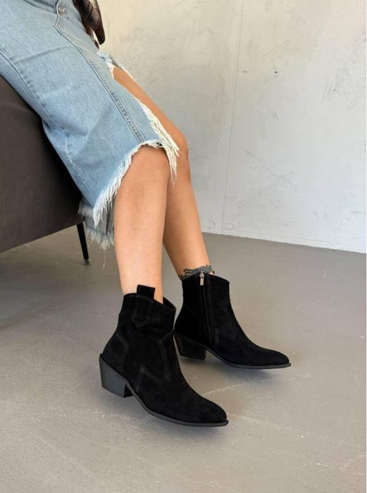 Козаки ботинки женские