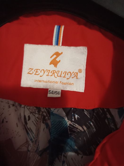 Жіноча куртка 54/56