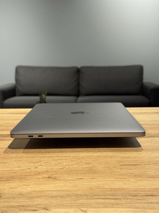 Macbook pro 13 2020 m1 8/256gb !! Гарантія 30 днів !!