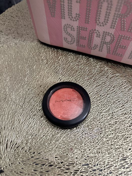 Róż MAC odcień Cheeky Bits 4 g