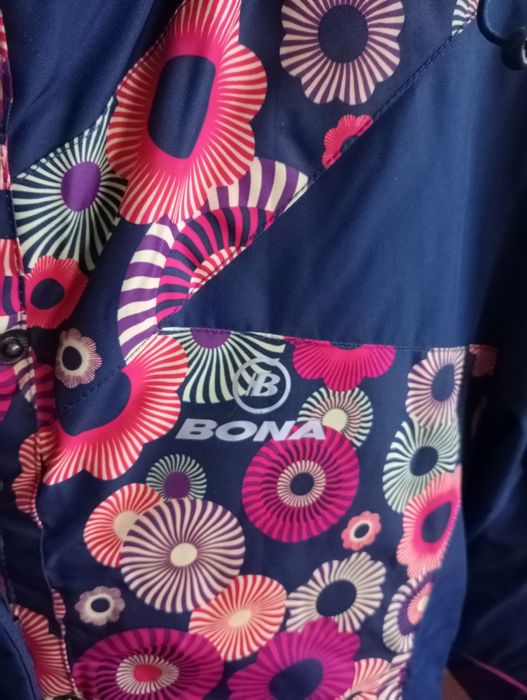 Продам лижну куртку дівчачу, розмір вказано 152