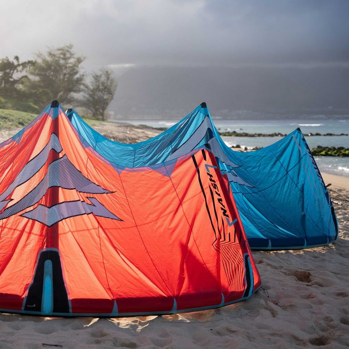 Nowy latawiec kitesurfing Naish Triad 11m s28 kolor RED