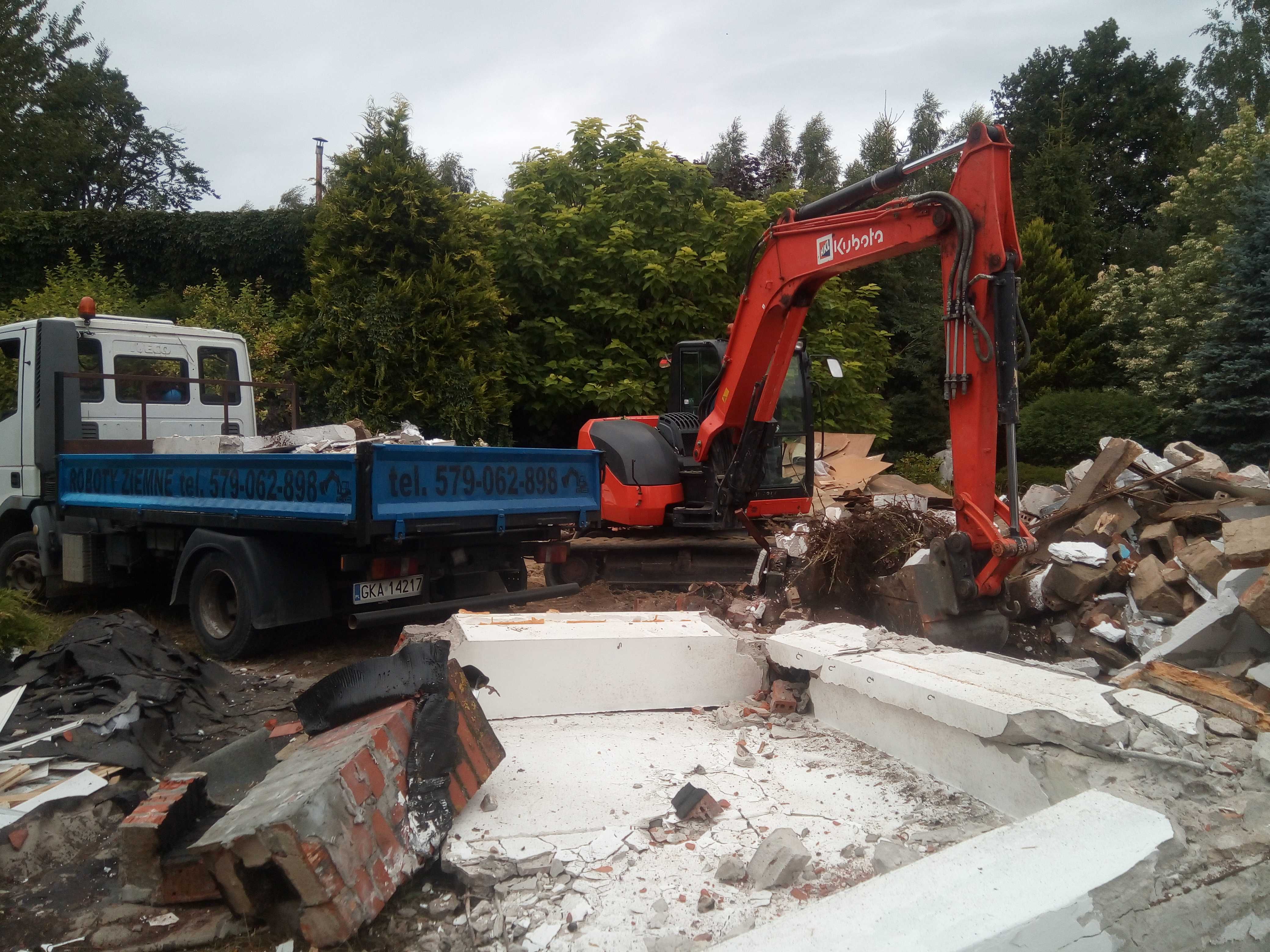 Układanie płyt JUMBO Prace Ziemne, Wyburzanie