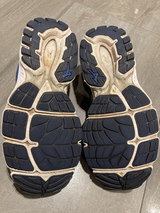 Бу кросівки mizuno wave inspire 44р