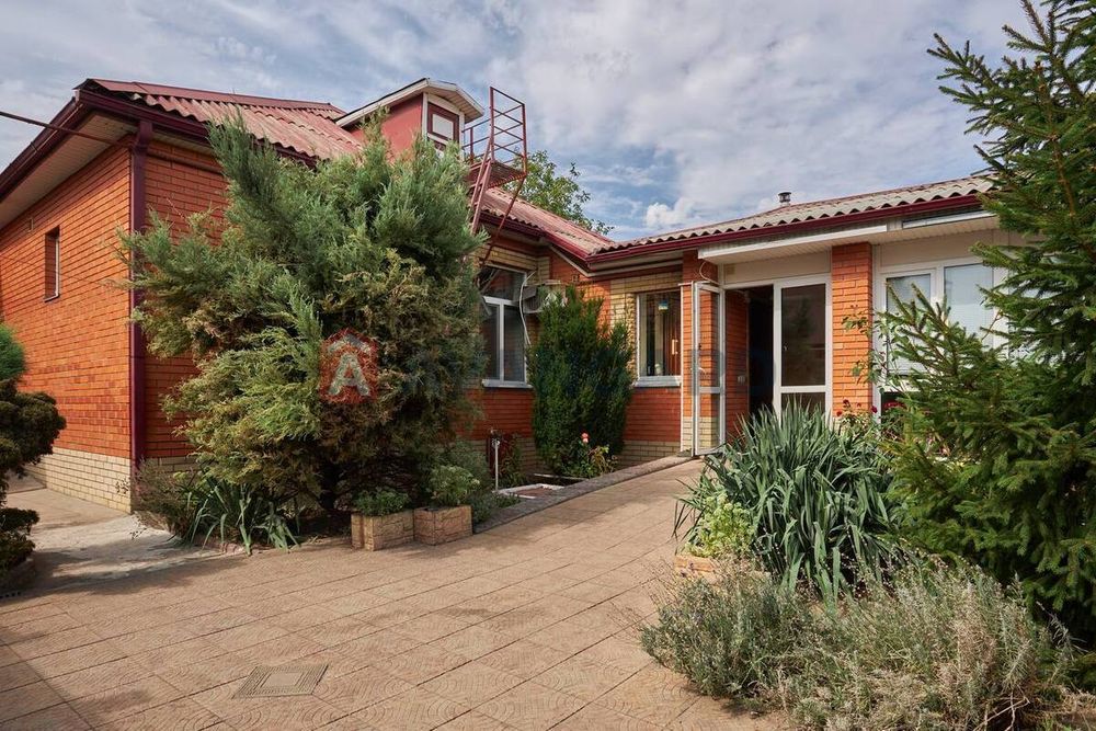 Продам дом с евроремонтом 3 спальни 120 кв м Клочко, лучшая локация