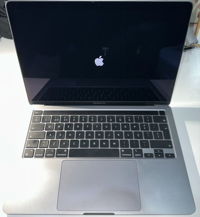 MacBook Pro 13’ M1 + Magic Mouse 2