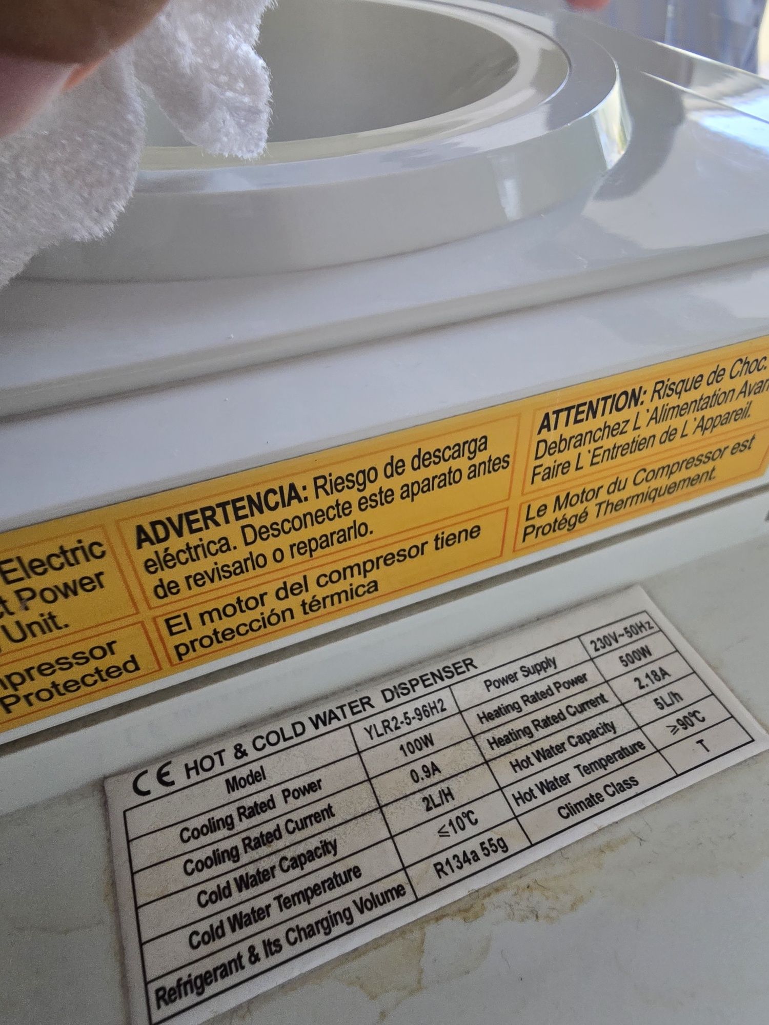 Dispensador de água fresca/quente - Leva garrafões de 6 litros de agua
