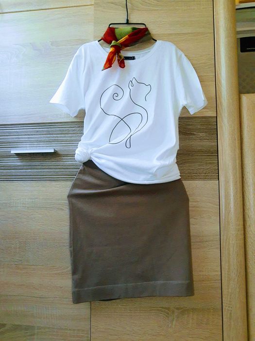 Modna bawełniana ołówkowa spódnica mini Mokka Mouse casual basic