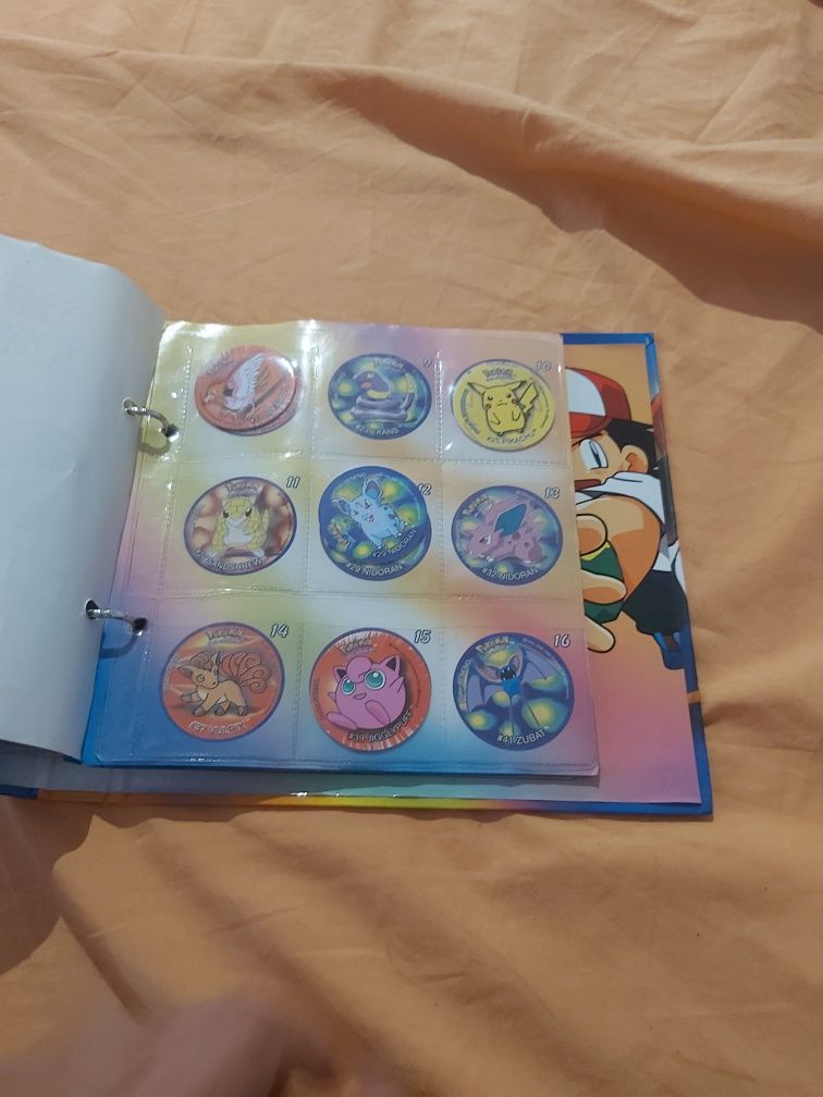 Tazos e caderneta pokemon anos 90