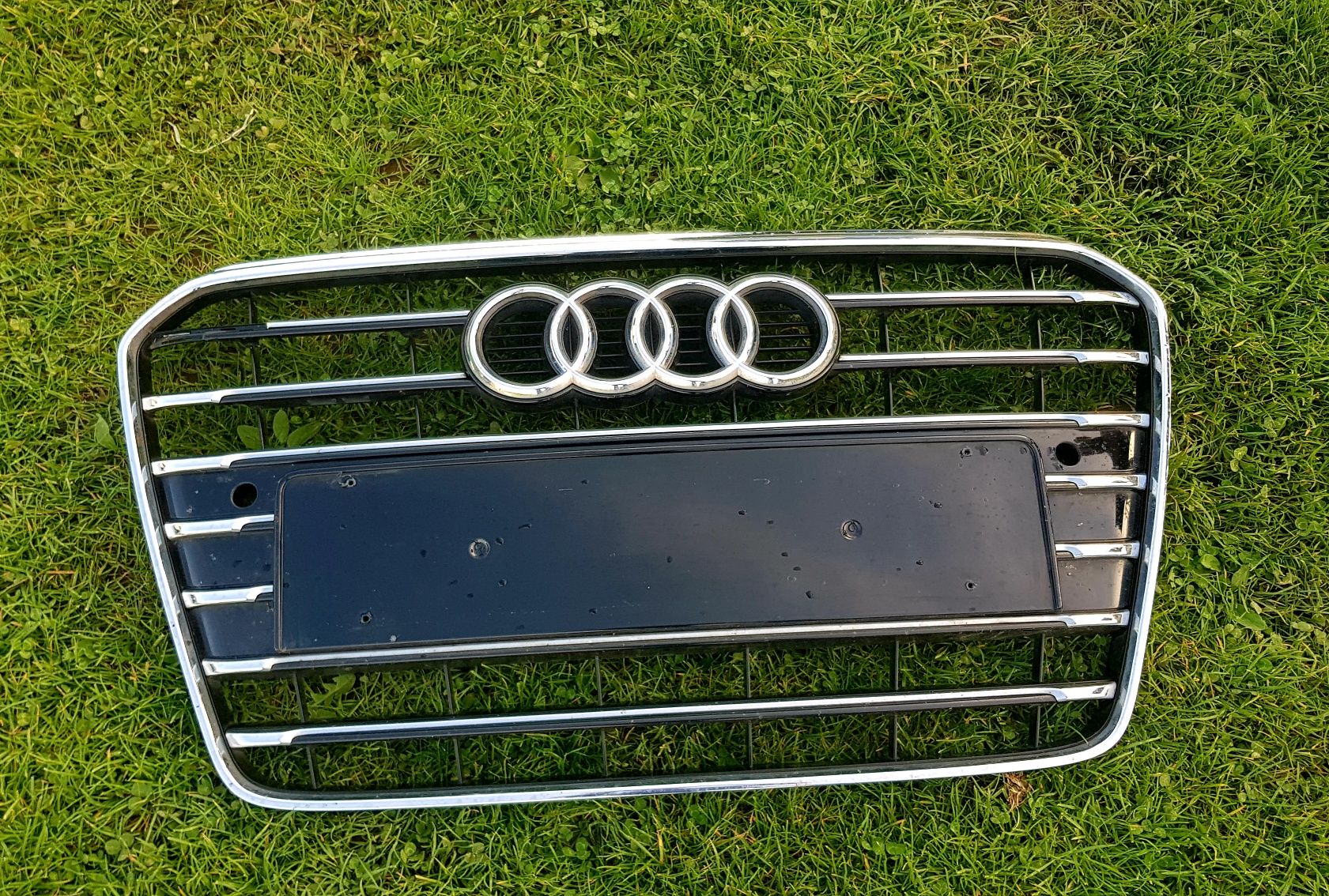 Grill atrapa zderzaka Audi A5 8T0