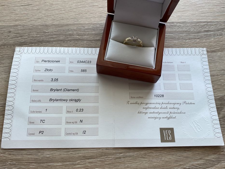 YES, Pierścionek z brylantem 0,23 ct