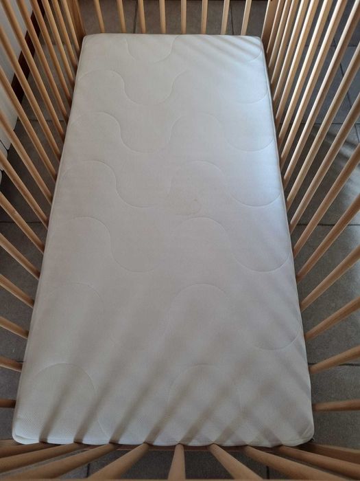 Berço + colchão + forra do colchão + protetor do berço - Tudo IKEA