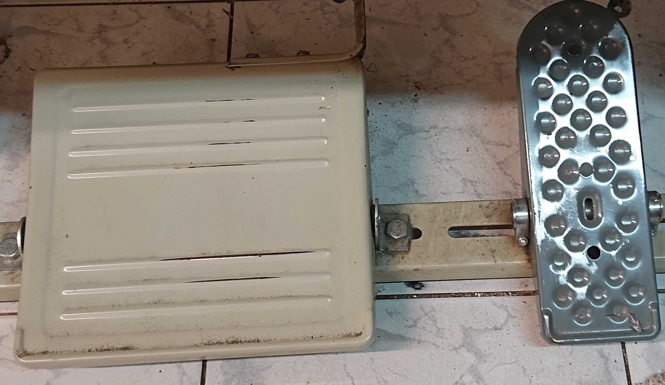 Máquina de Costura de Corte e Cose da marca Pegasus EXT-5214-03