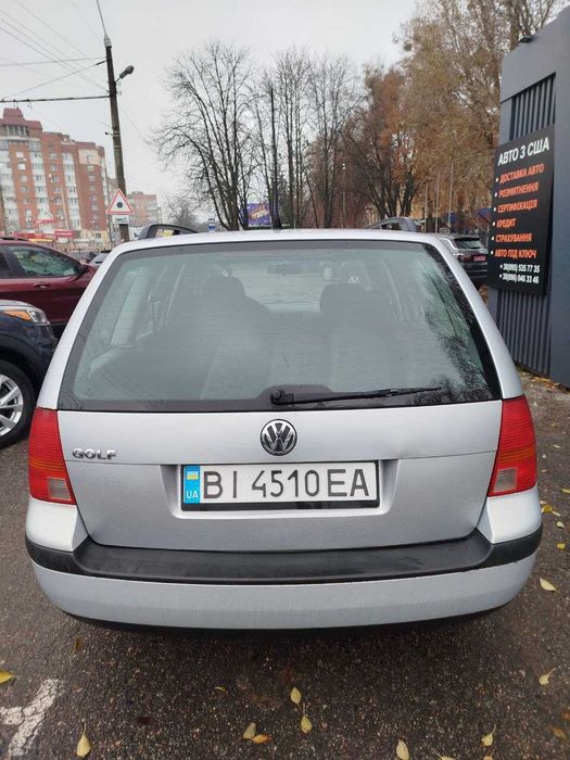 Volkswagen GOLF IV за 3500 $