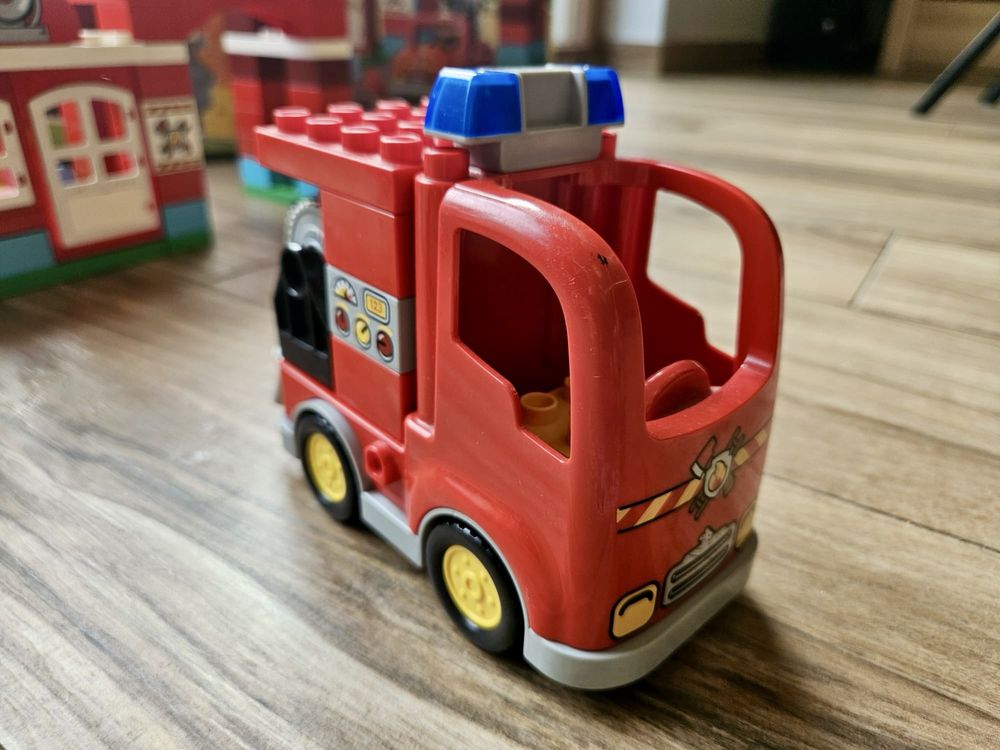 Lego Duplo 10593 - Remiza strażacka - komplet 100%!