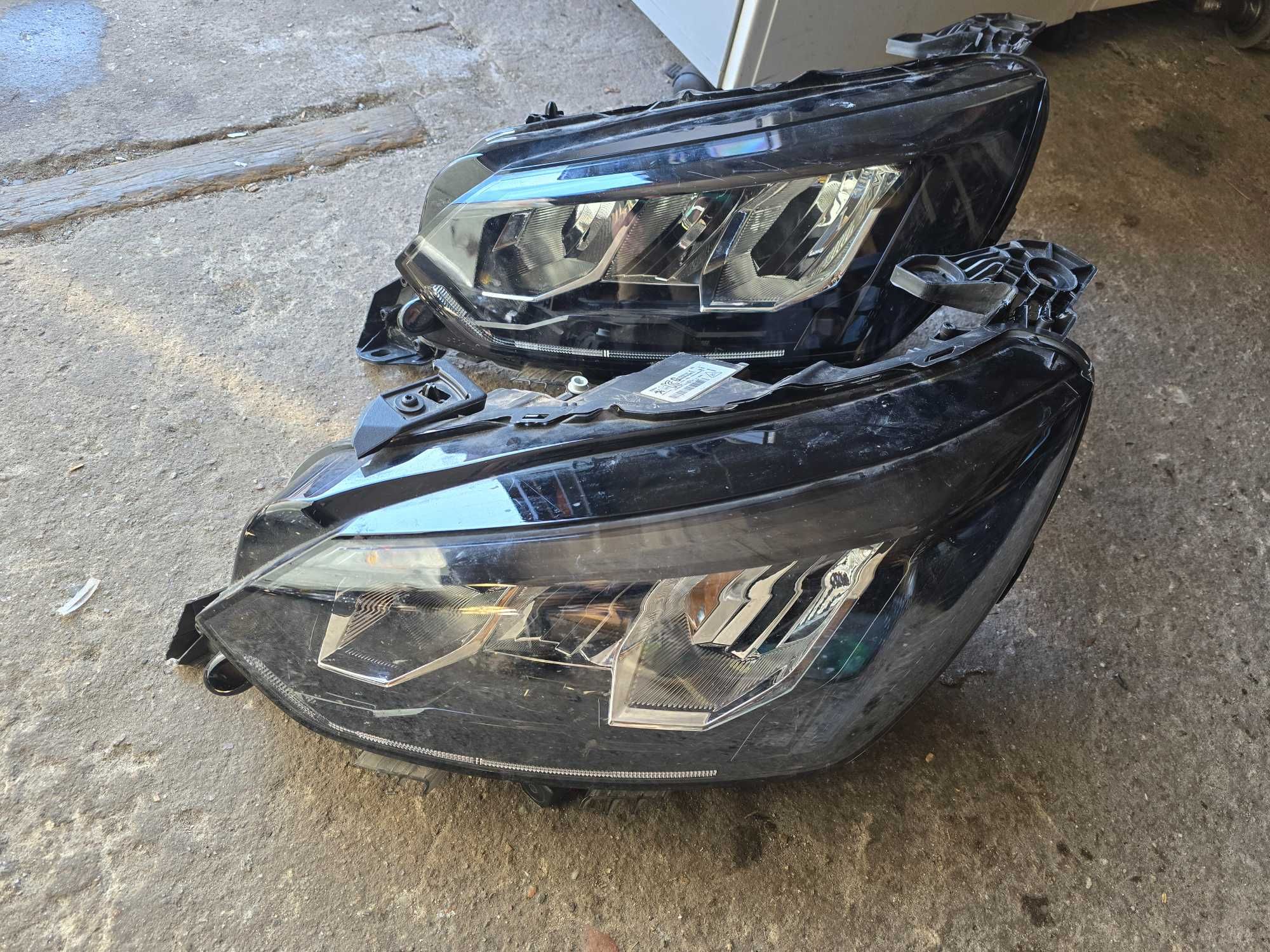 lampa przód Peugeot 208 II , Peugeot 2008 II