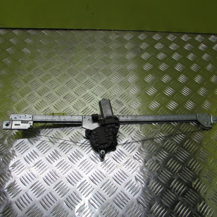 Склопідйомник передній Рено Трафік 2 Віваро Прімастар електричний