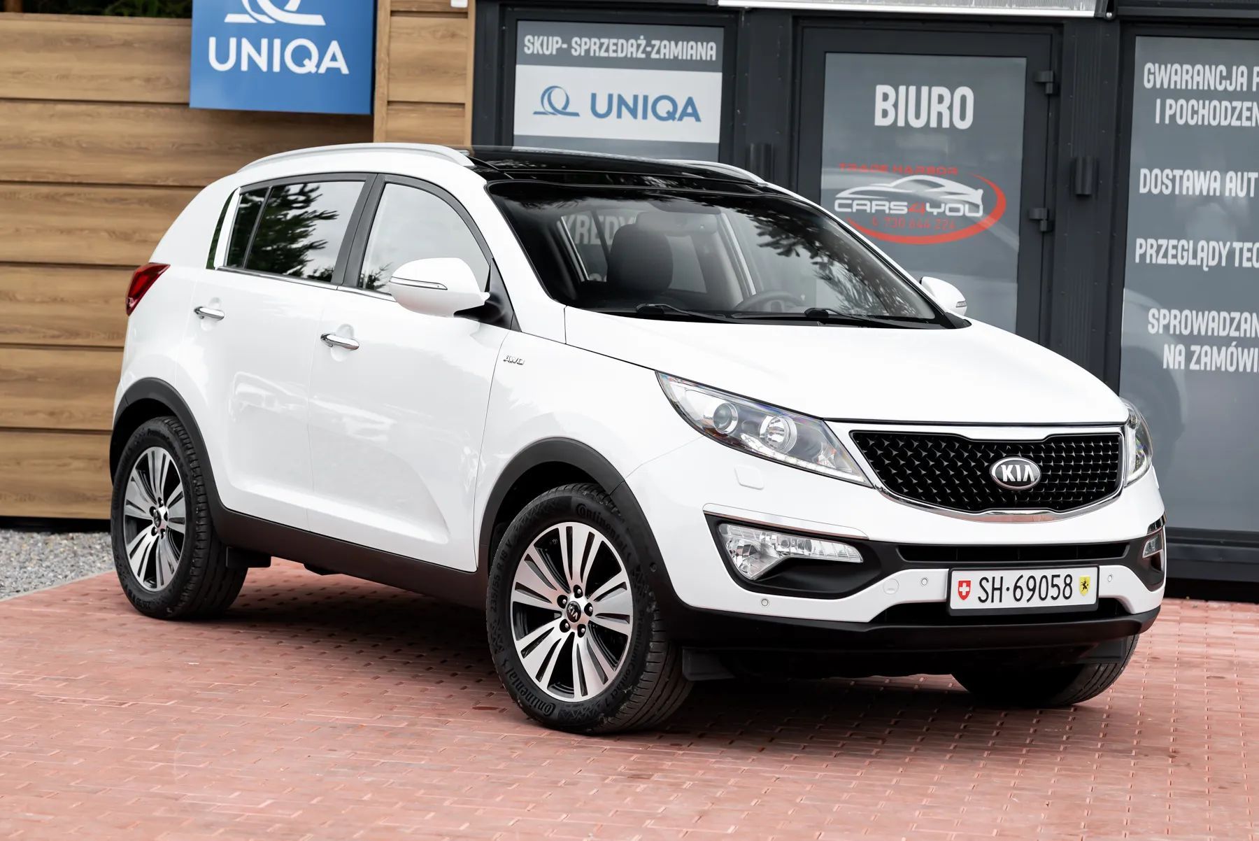 Kia Sportage 2,0 CRDI AWD Xenon Nawigacja Kamera Cofania Panorama Dach Tempomat