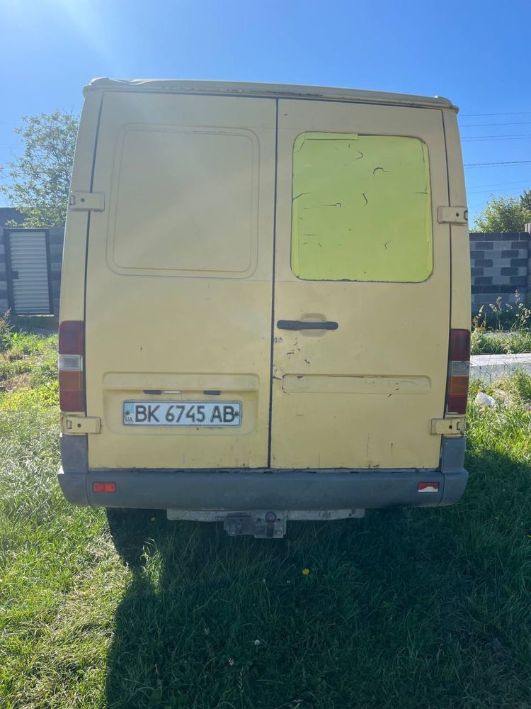 Мерседес спринтер 208