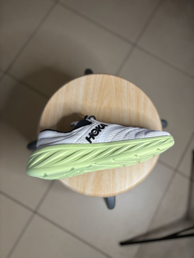 Кросівки HOKA, розмір 42 2/3(27 см)