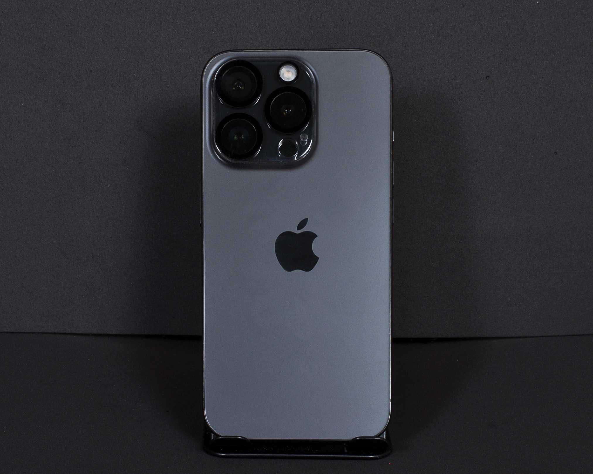 Iphone 15 pro 256GB Black Titanium - Garantia até Agosto de 2027