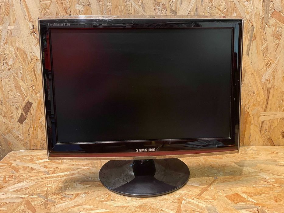 Monitor - Samsung - SyncMaster T190 - 19" - VGA / DVI