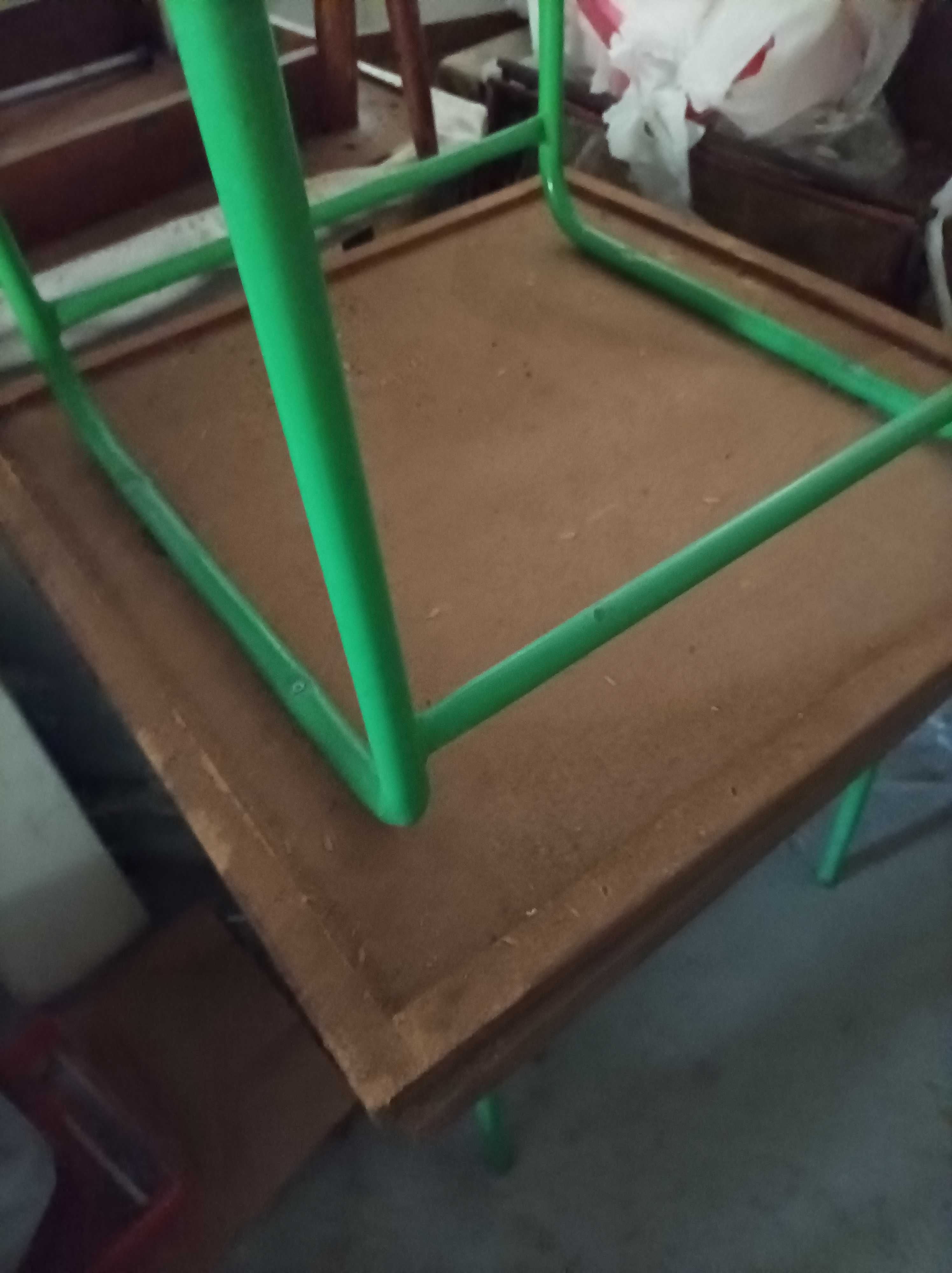 Mesas em formica com 80x80