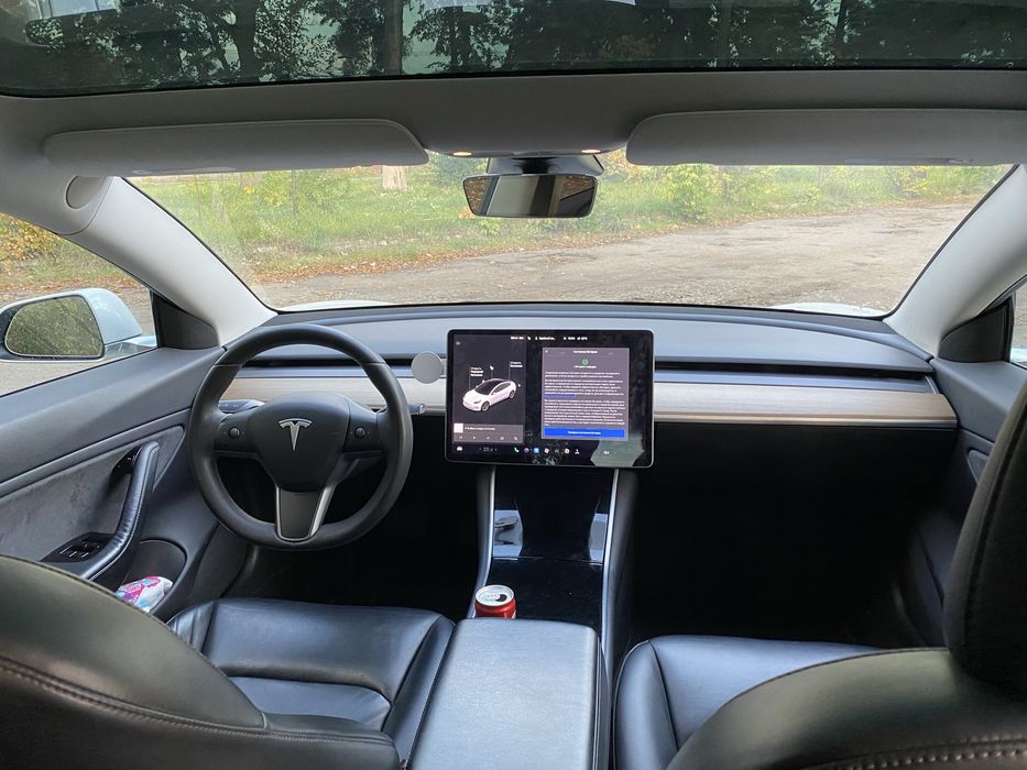 продам Tesla model 3