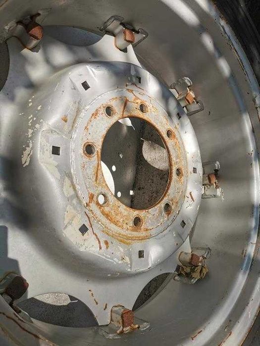 2 Koła rolnicze, wąskie uprawowe 12,4R32