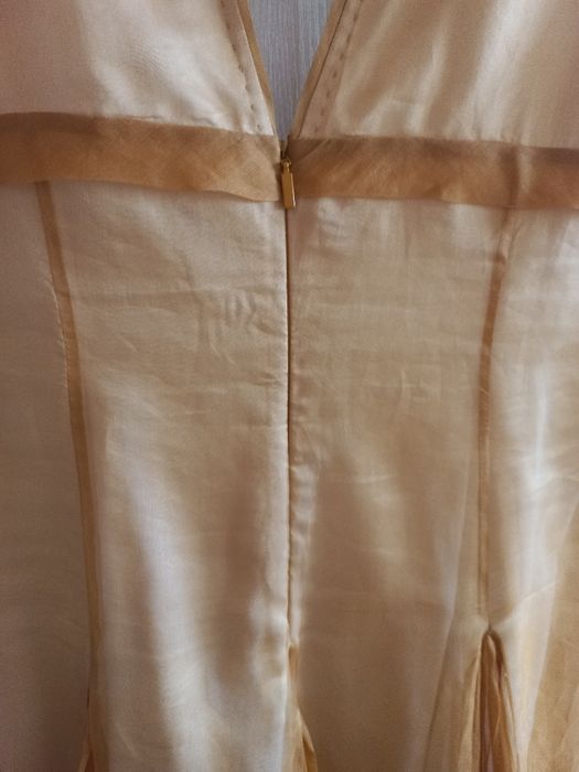 Сукня золотистого кольору р.S HUGO BOSS