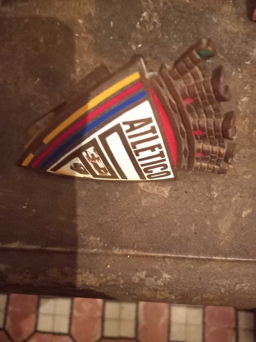 Emblema antigo  Atletico club Portugal