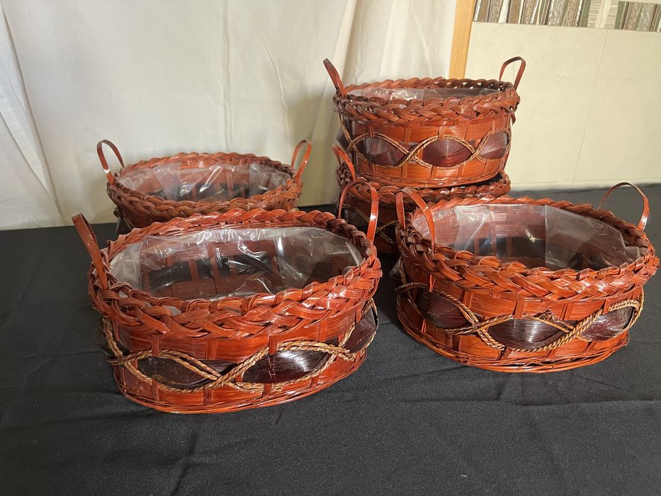 Cestos e malas de palha