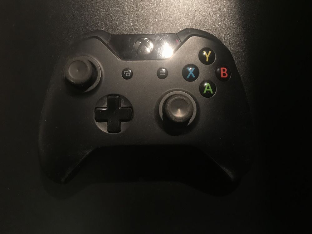 XBOX ONE + 3 Gry + Pad