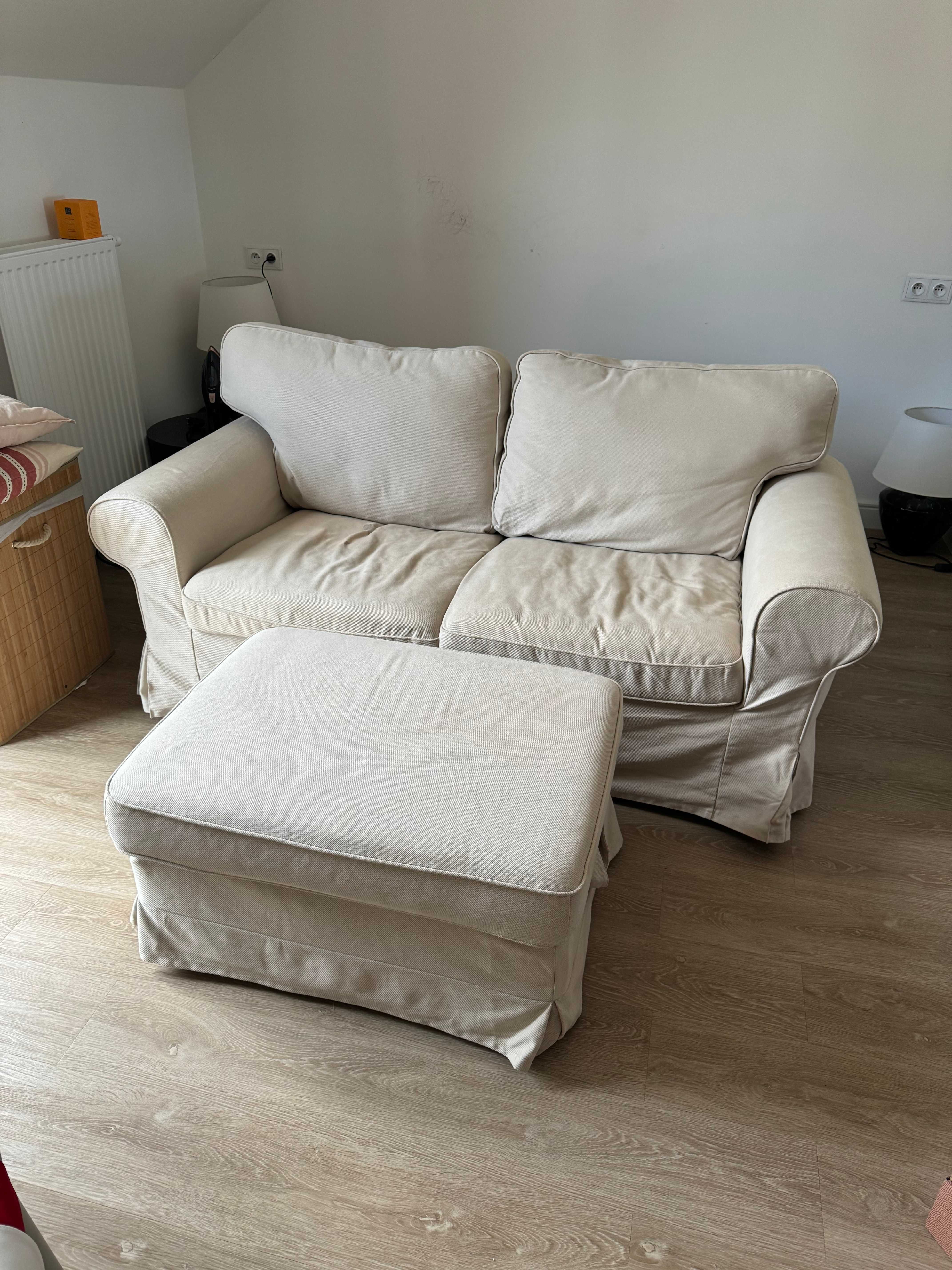 Sofa 2-osobowa jasnobeżowa IKEA EKTORP + podnóżek