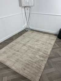 Ręcznie tkany dywan z wiskozy Jane 160x230 Westwing