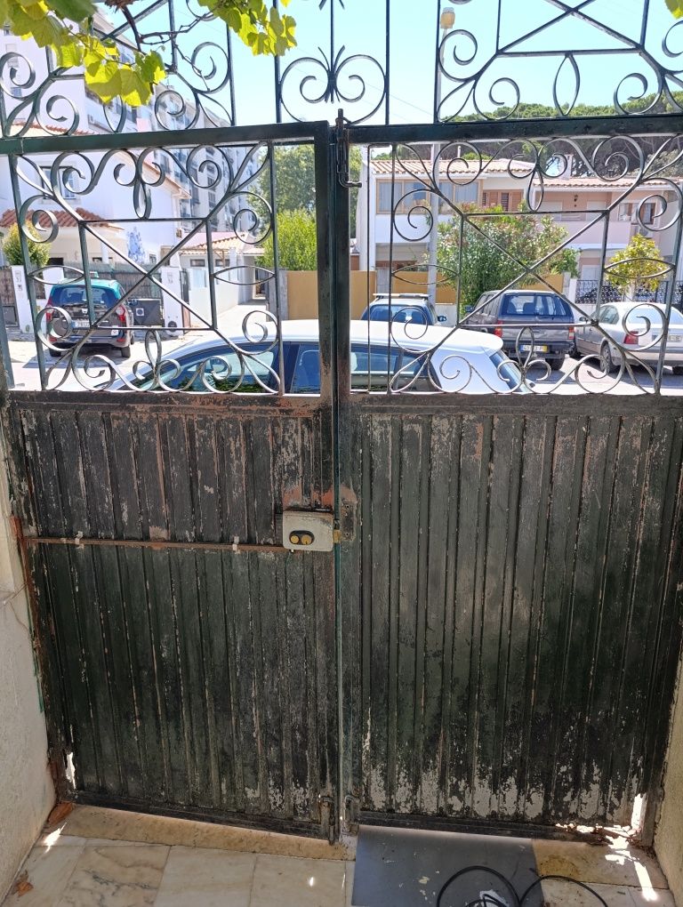 Reparação de portões e automatismos, comandos novos, serralheiro